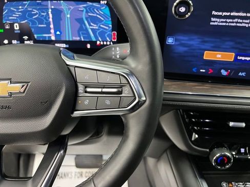 Used 2025 Chevrolet Suburban LT w/ Comfort Package image 27