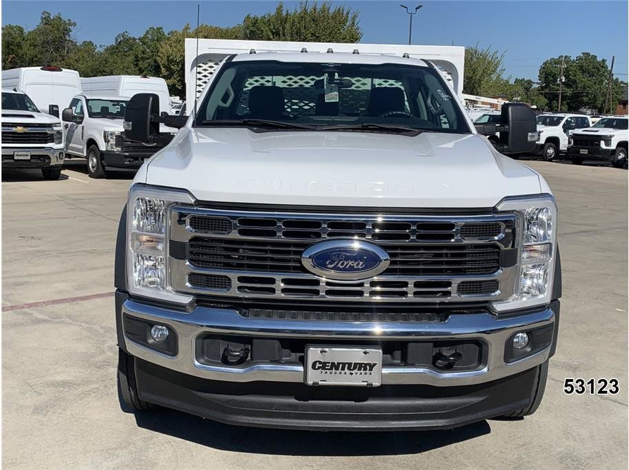 Used 2023 Ford F550 Luxury RWD image 9