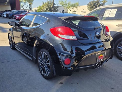 Used 2016 Hyundai Veloster Turbo image 3