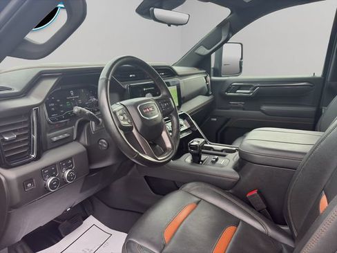 Used 2025 GMC Sierra 1500 AT4 w/ Technology Package AWD/4WD image 10