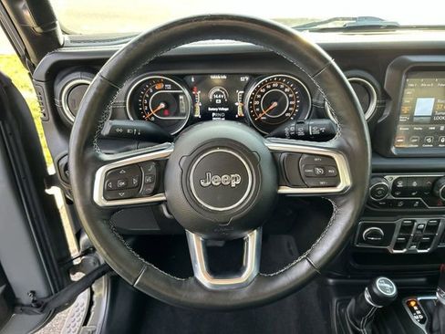 Used 2018 Jeep Wrangler Unlimited Sahara image 18