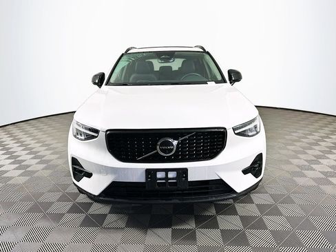 Used 2023 Volvo XC40 B5 Plus w/ Driver Assist Package image 3
