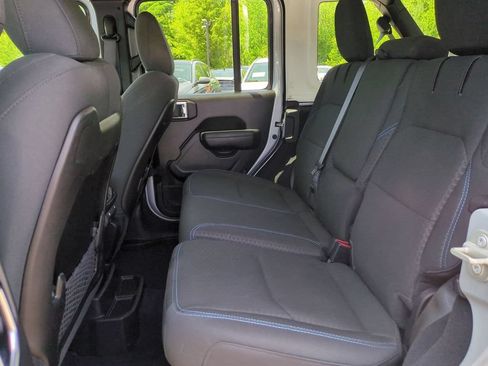 Used 2024 Jeep Wrangler Unlimited Rubicon 4xe w/ Convenience Group AWD/4WD image 22