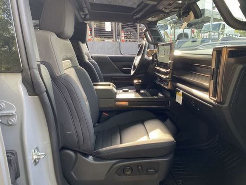 Used 2025 GMC Hummer EV 3X AWD/4WD image 18