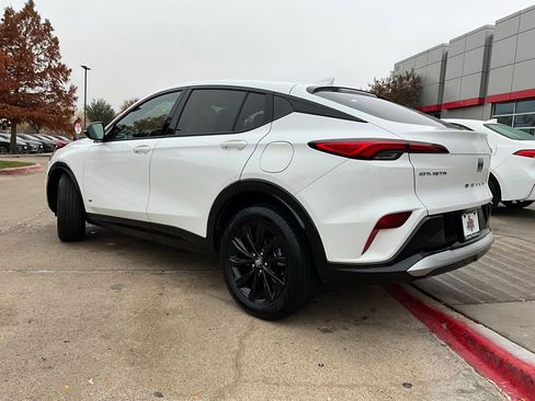 Used 2025 Buick Envista Sport Touring image 8