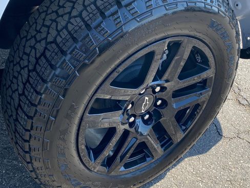 New 2026 Chevrolet Silverado 1500 RST w/ LPO, Dark Essentials Package AWD/4WD image 23