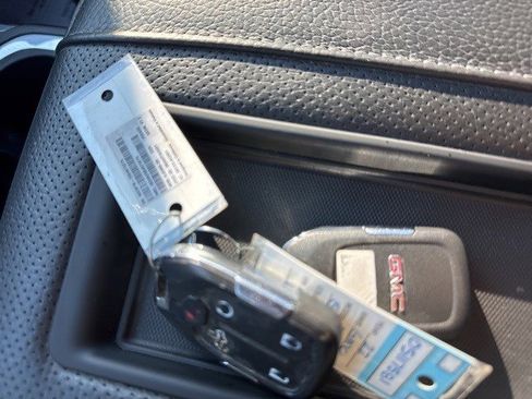 Used 2022 GMC Sierra 2500 Denali w/ Denali Ultimate Package image 27