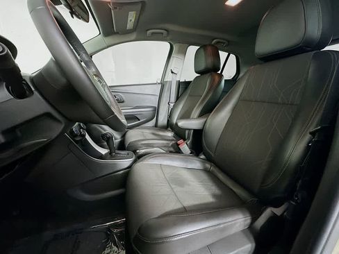 Used 2021 Chevrolet Trax LT w/ Driver Confidence Package image 12