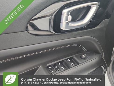 Used 2024 Jeep Compass Latitude w/ Convenience Group image 20