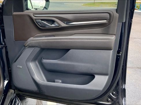 Used 2023 GMC Yukon XL Denali image 24