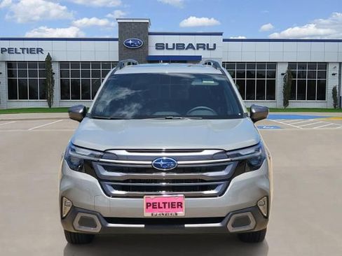 Used 2025 Subaru Forester Limited AWD/4WD image 2