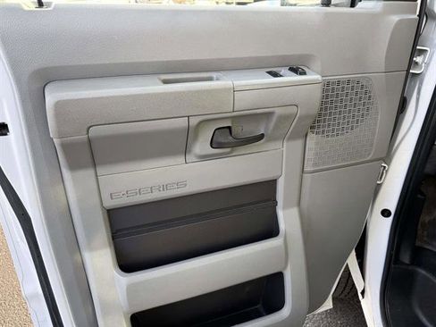 Used 2022 Ford E-450 and Econoline 450 Super Duty w/ Power Windows & Locks Group image 29