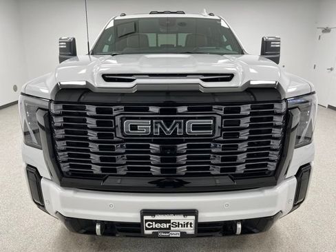 Used 2025 GMC Sierra 2500 Denali Ultimate AWD/4WD image 3