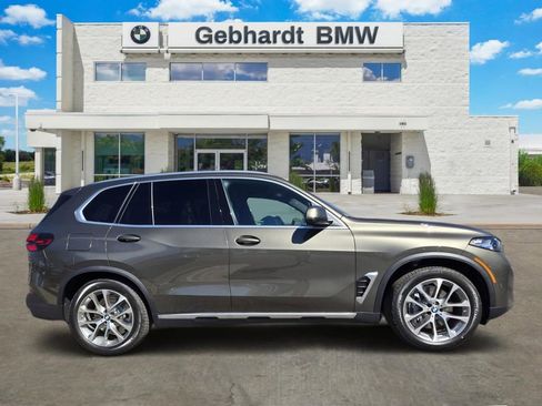 New 2026 BMW X5 xDrive50e image 4