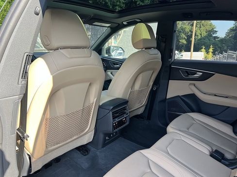 Used 2023 Audi Q8 Prestige image 27