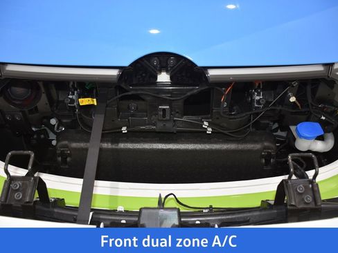 New 2025 Volkswagen ID. Buzz Pro S image 7