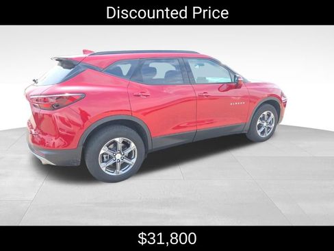 Used 2023 Chevrolet Blazer LT FWD image 3