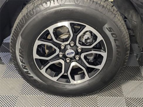 Used 2024 Ford Expedition Max XLT image 8