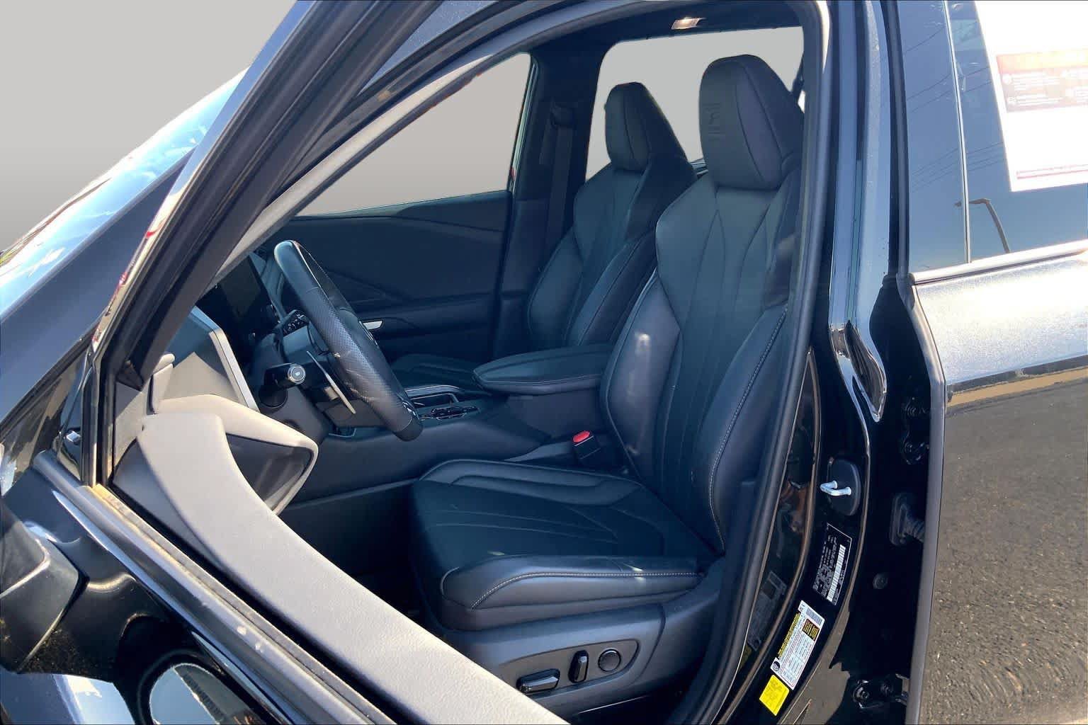Used 2024 Lexus TX 500h AWD w/ Technology Package image 8