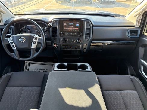 Used 2022 Nissan Titan SV image 12