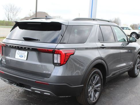 New 2026 Ford Explorer Active w/ Active Comfort Package AWD/4WD image 6