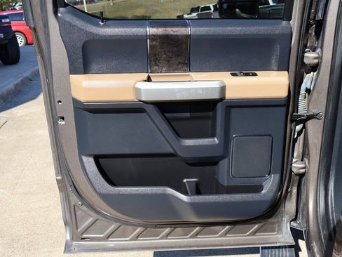 Certified 2022 Ford F250 Lariat w/ Lariat Value Package image 21