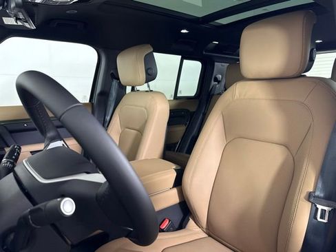 New 2026 Land Rover Defender 110 X-Dynamic SE image 5