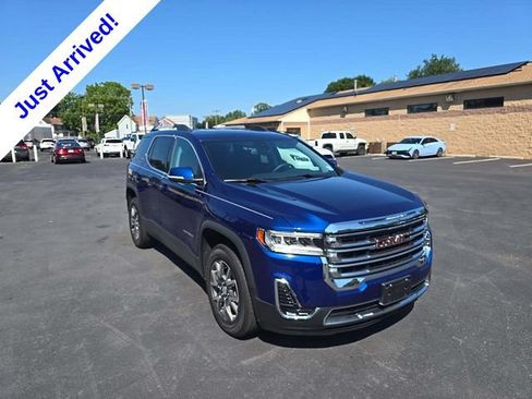 Used 2023 GMC Acadia SLE w/ Driver Convenience Package FWD image 2