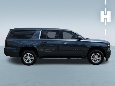 Used 2019 Chevrolet Suburban LS RWD image 3