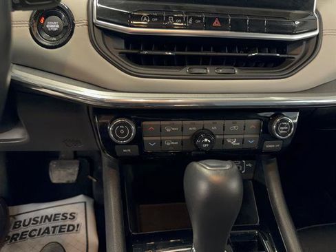 Used 2022 Jeep Compass Limited image 11