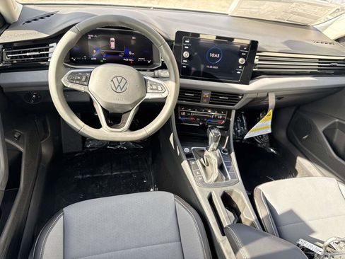 New 2026 Volkswagen Jetta SE image 7