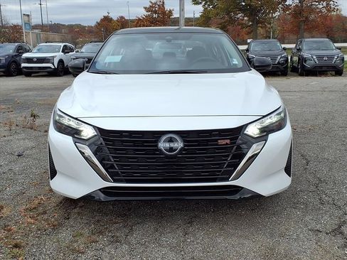 New 2025 Nissan Sentra SR w/ SR Premium Package FWD image 2