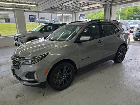 Certified 2023 Chevrolet Equinox RS FWD image 2