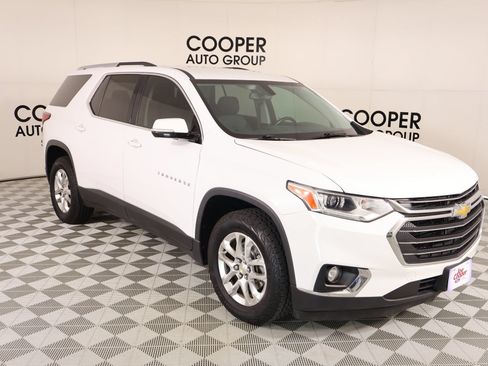 Used 2018 Chevrolet Traverse LT AWD/4WD image 1