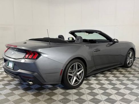 Used 2024 Ford Mustang Convertible RWD image 8