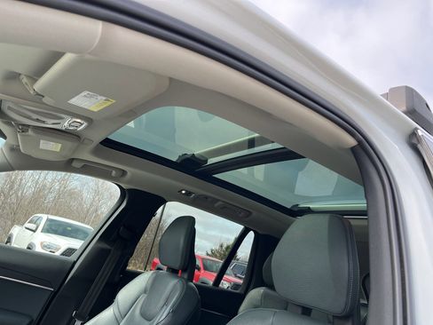 Used 2020 Volvo XC90 T6 Momentum w/ Protection Package Premier image 10