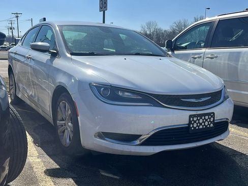 Used 2015 Chrysler 200 Limited FWD image 1