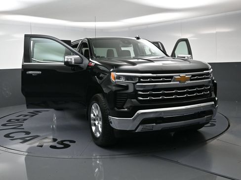 Used 2024 Chevrolet Silverado 1500 LTZ w/ Z71 Off-Road Package AWD/4WD image 23