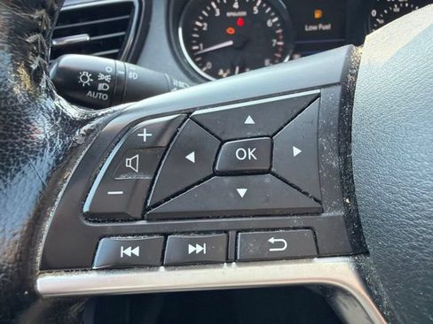 Used 2020 Nissan Rogue Sport SV w/ Technology Package FWD image 30