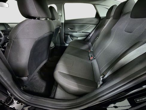 Used 2021 Hyundai Elantra SE FWD image 25