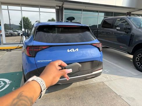 Used 2026 Kia Sportage EX w/ EX Panorama Roof Package FWD image 9