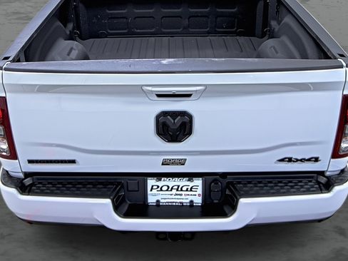 Used 2024 RAM 2500 Big Horn w/ Night Edition AWD/4WD image 11