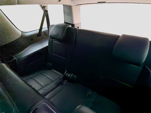 Used 2015 Chevrolet Suburban LT image 33