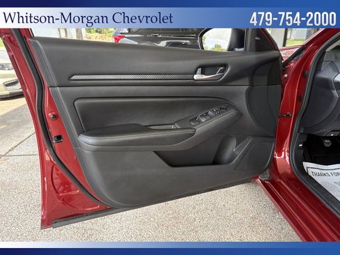 Used 2024 Nissan Altima 2.5 SV FWD image 11