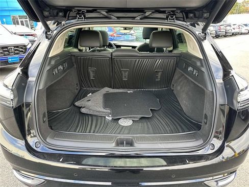 Used 2023 Buick Envision Avenir image 10