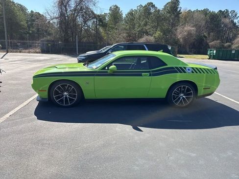 Used 2015 Dodge Challenger R/T Scat Pack w/ Leather Interior Group image 2