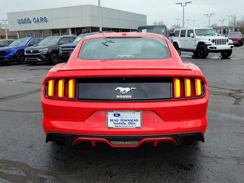 Used 2016 Ford Mustang Premium image 5
