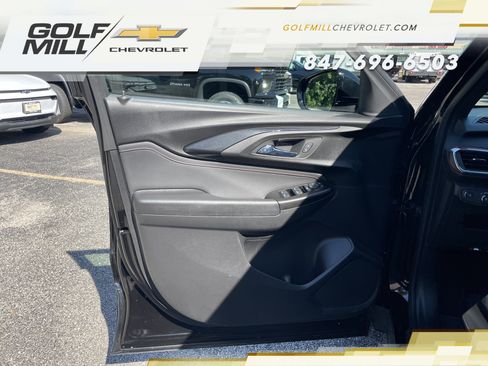 Used 2023 Chevrolet TrailBlazer RS w/ Convenience Package FWD image 11