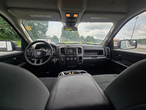 Used 2018 RAM 1500 Express w/ Express Value Package AWD/4WD image 15