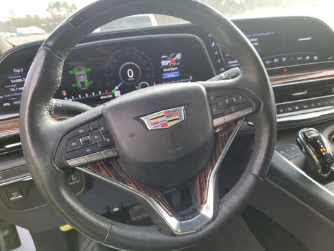 Used 2023 Cadillac Escalade Premium Luxury RWD image 13
